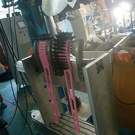 hockey brush tufting machine